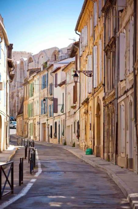 Appartement A Pied Du Centre Avec Place De Parking Arlés Exterior foto